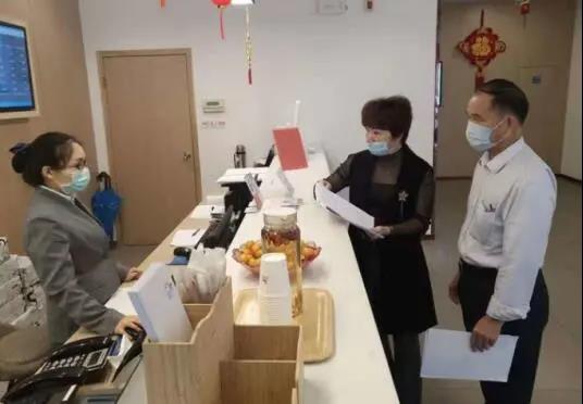 奮戰在美蘭區抗“疫”一線的退役軍人唐尚森
