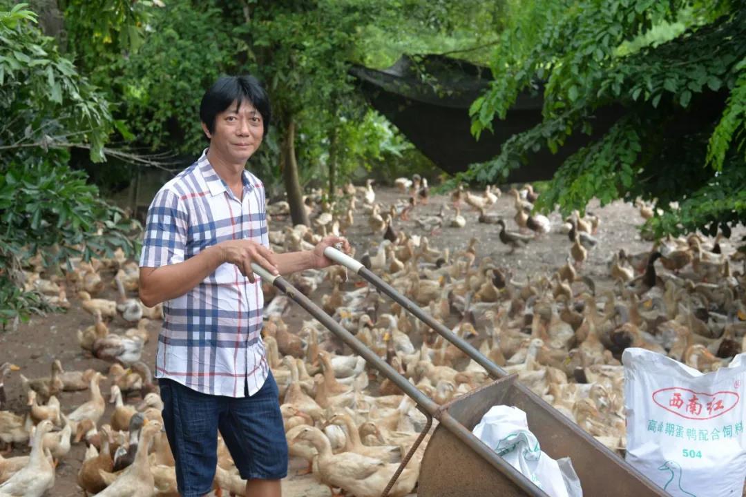 三江鎮(zhèn)建檔立卡貧困戶鄭仁山：用自己堅強的意志帶領(lǐng)每一位家庭成