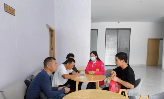 就業(yè)服務(wù)零距離 “春風(fēng)行動(dòng)”暖人心 海口